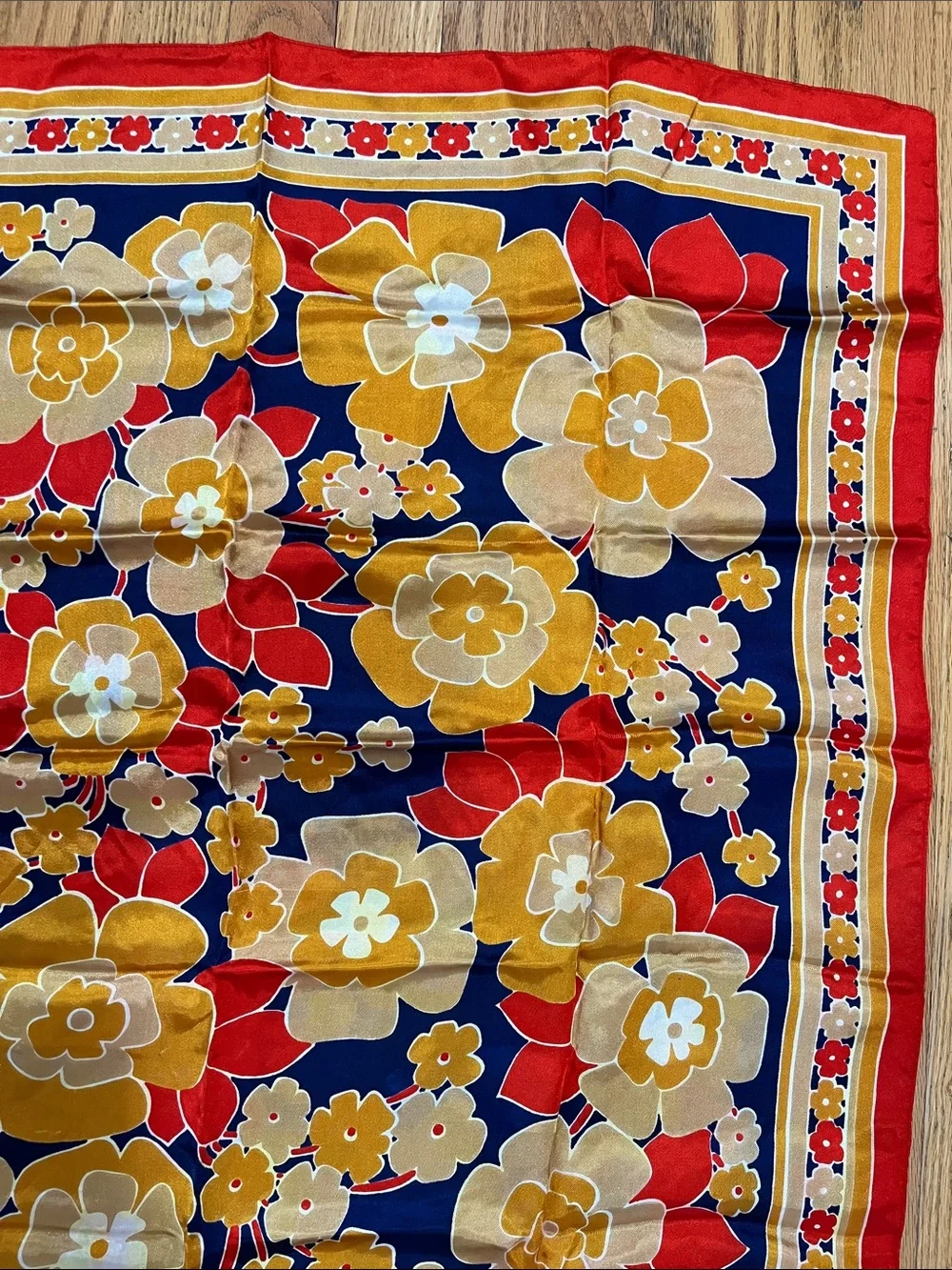 Vtg Retro Floral Flower Print Italian Acetate Scarf  30.25”x30” Bold Color ITALY